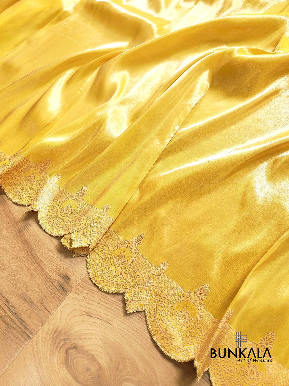 Golden Yellow Soft Pure Tissue Katan Silk Handloom Scalloped Border Plain Banarasi Saree
