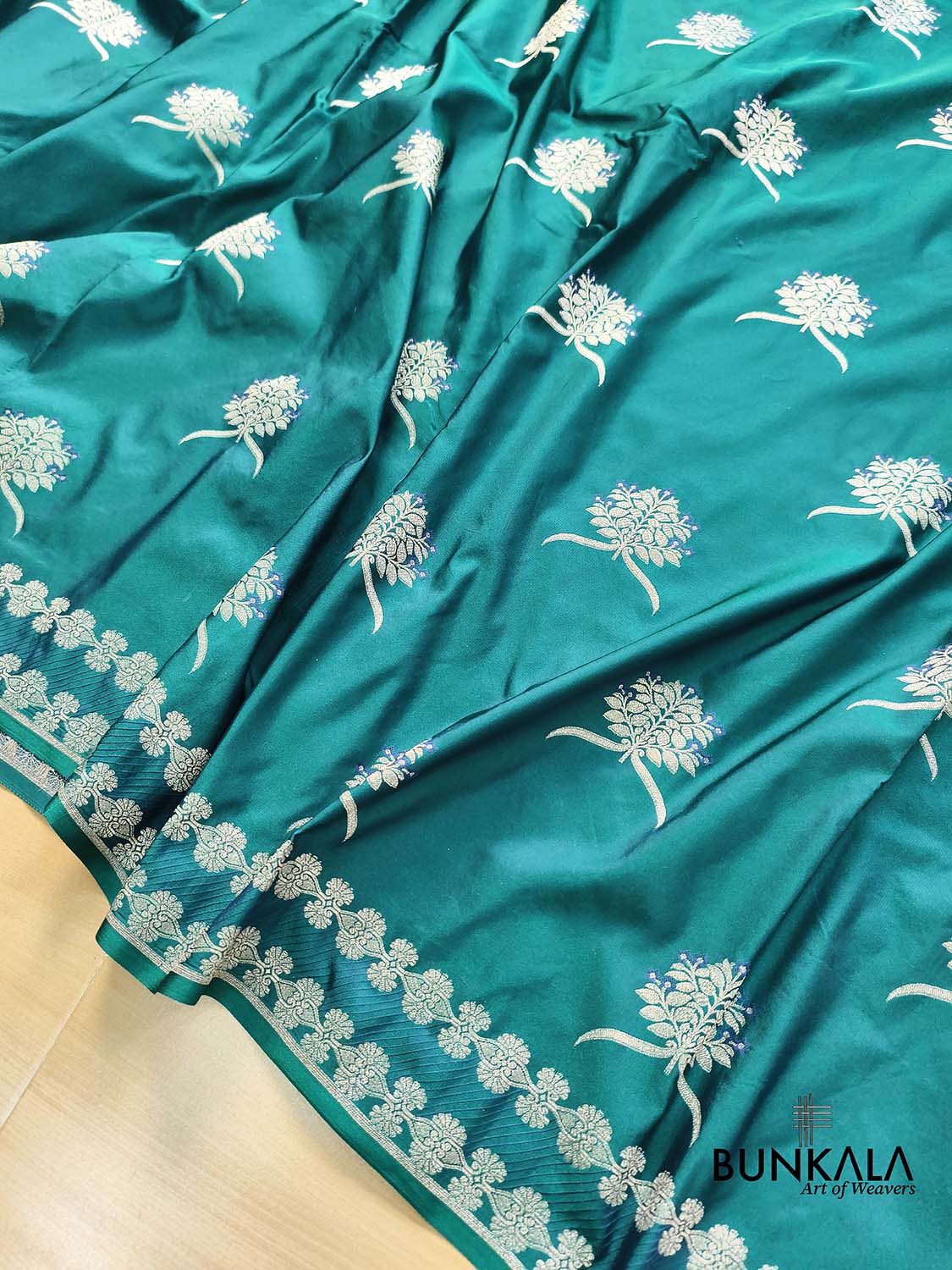 Dark Cyan Green Leaf Buta Weaved Banarasi Mashru Silk Saree