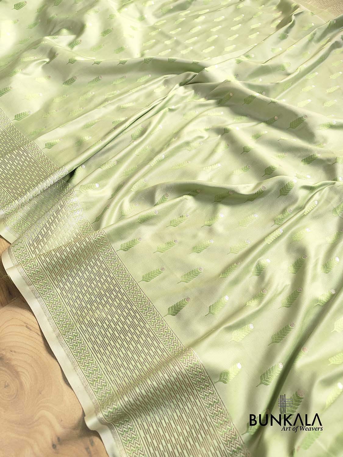 Pista Green Mashru Silk Jamewar Leaf Buti Design Weaved Banarasi Saree