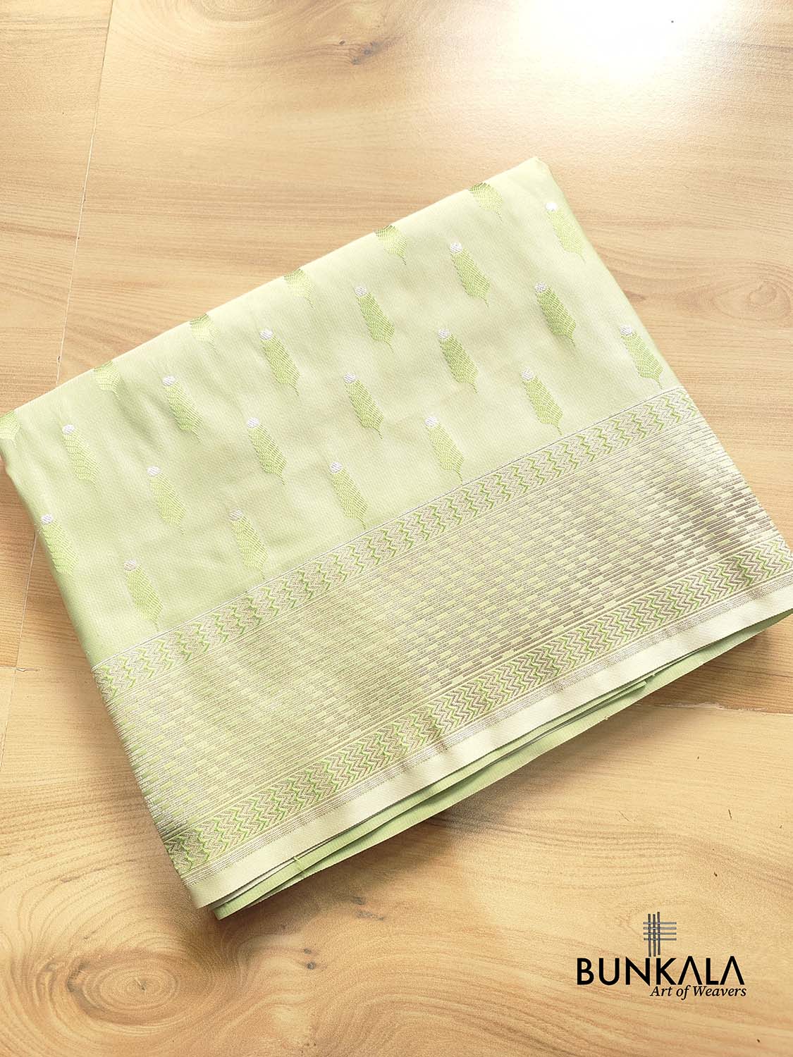 Pista Green Mashru Silk Jamewar Leaf Buti Design Weaved Banarasi Saree