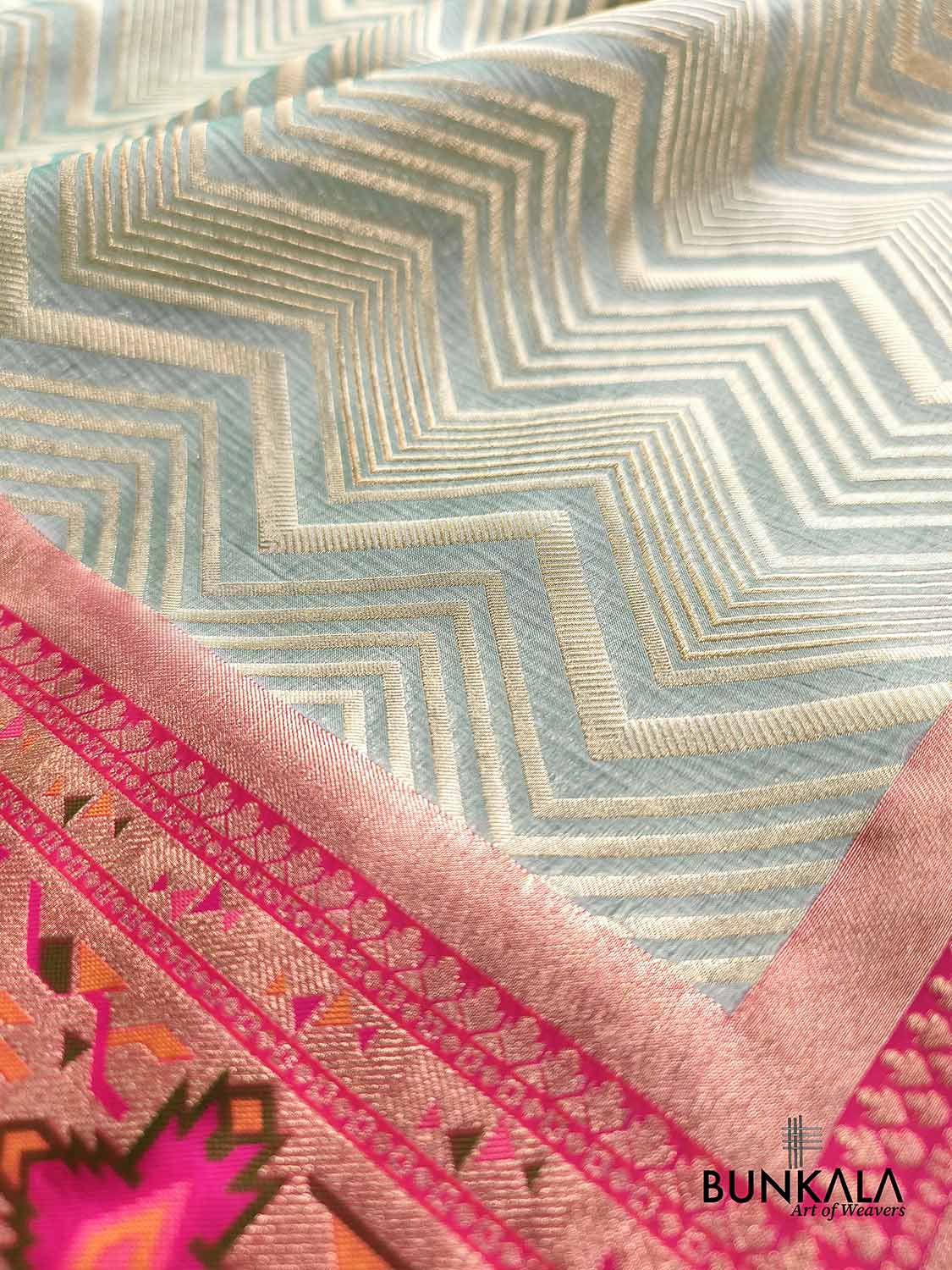Pastel Green Zig Zag Meenakari Border Banarasi Silk Saree