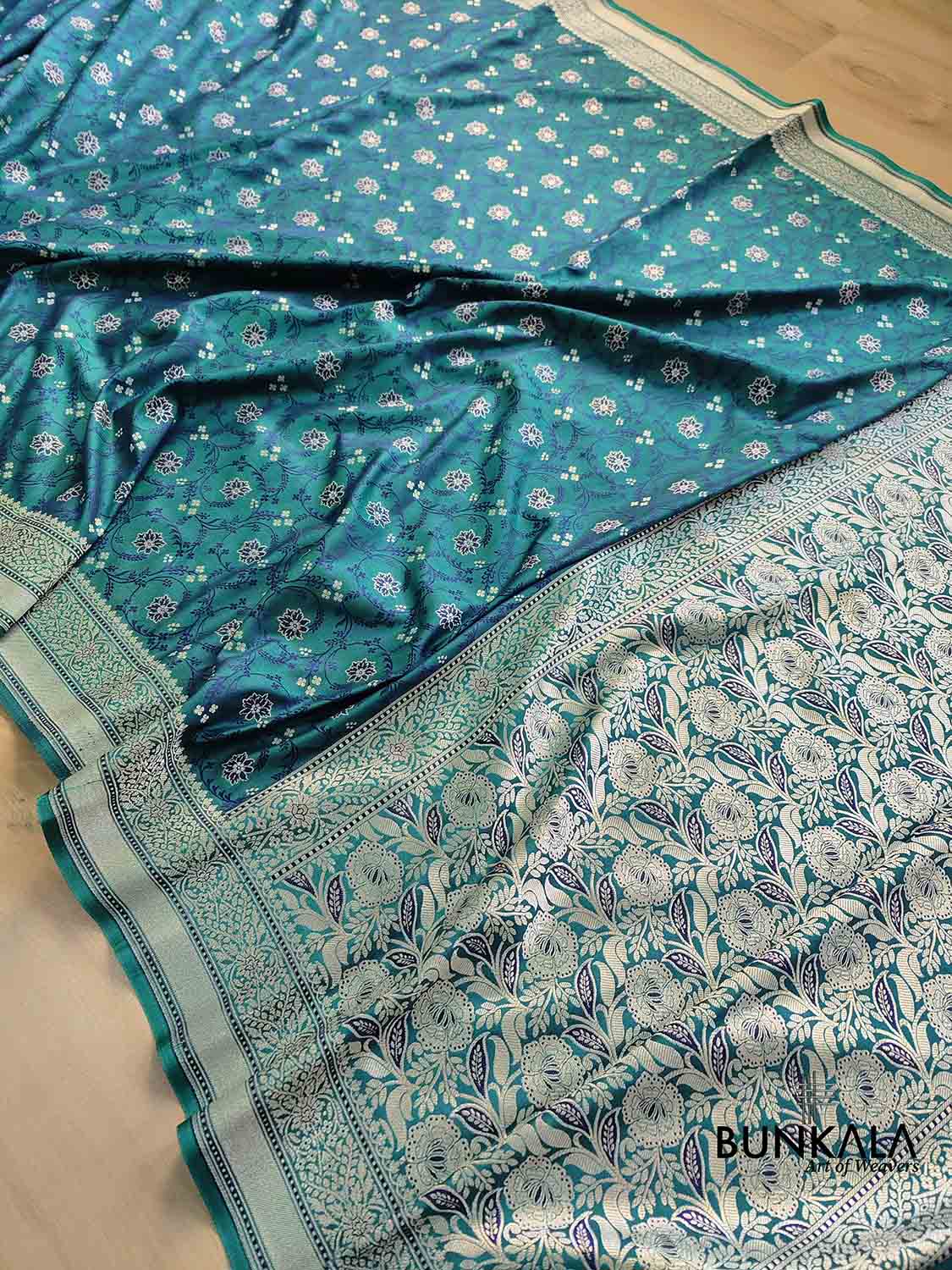 Sea Green Two Tone Jamewar Weaved Soft Mashru Silk Floral Jaal Design Banarasi Saree