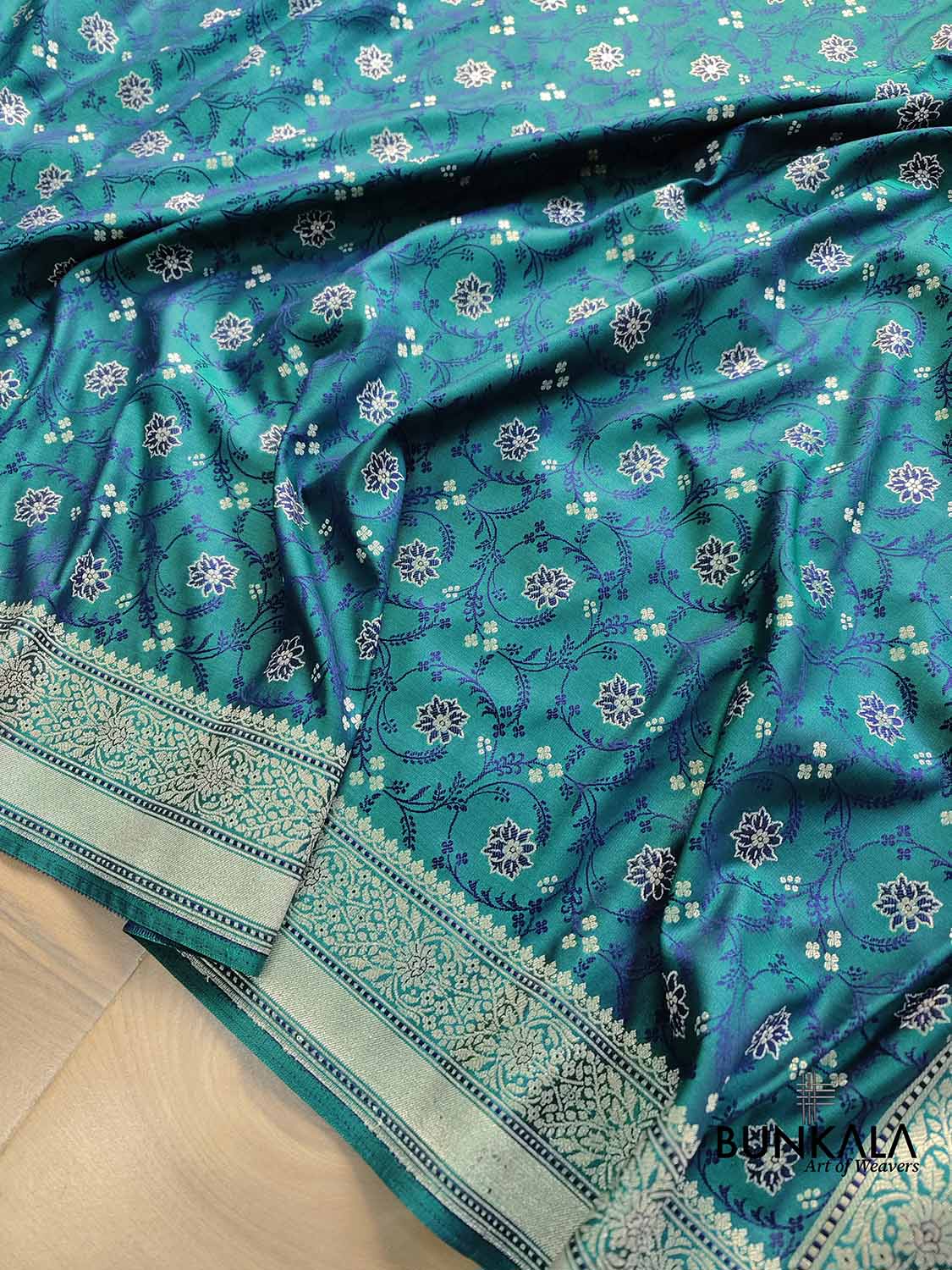 Sea Green Two Tone Jamewar Weaved Soft Mashru Silk Floral Jaal Design Banarasi Saree