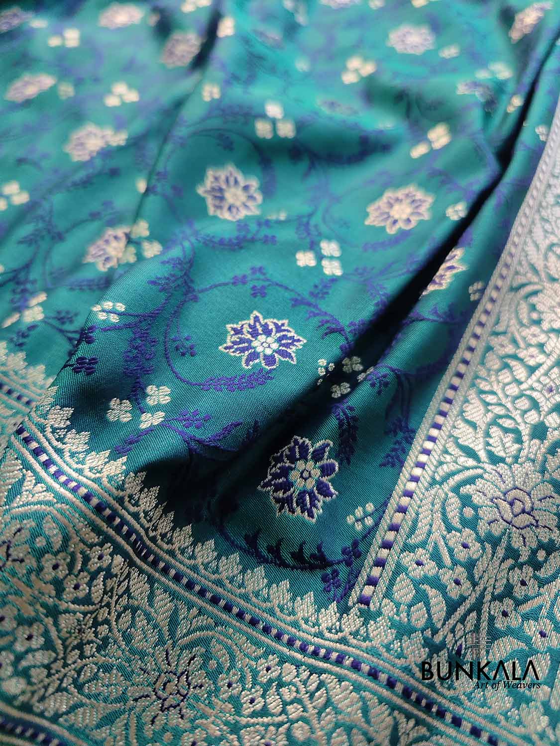 Sea Green Two Tone Jamewar Weaved Soft Mashru Silk Floral Jaal Design Banarasi Saree