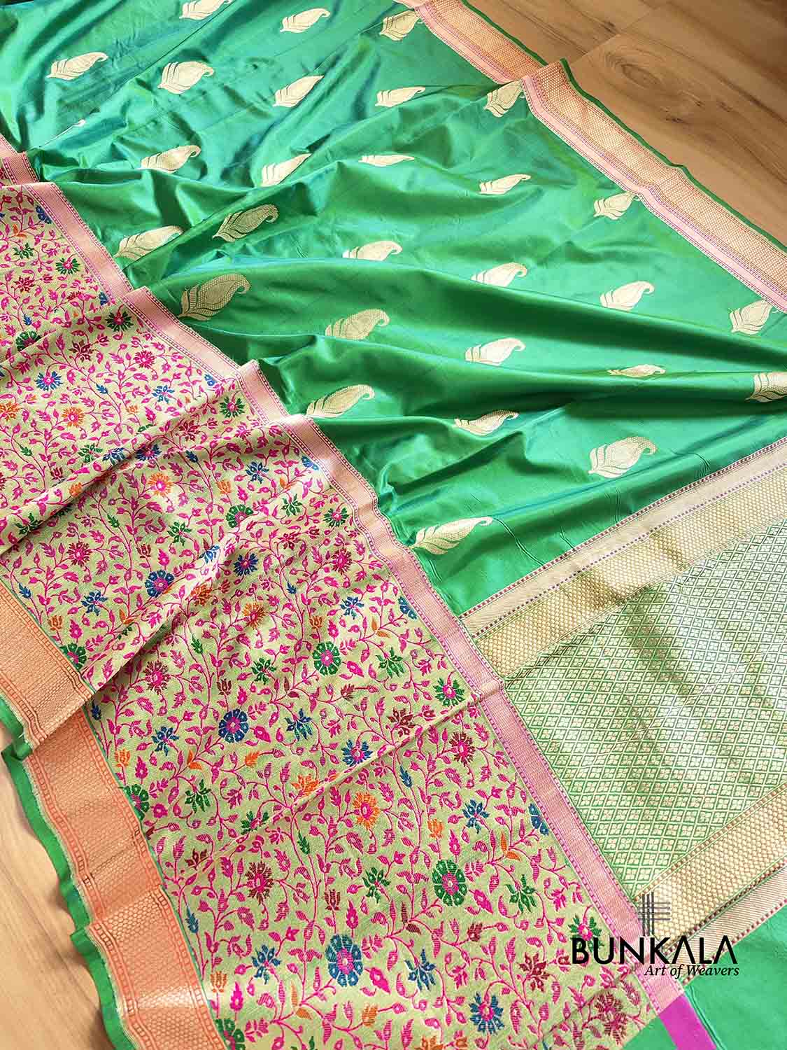 Green Two Tone Color Pure Katan Silk Allover Paisley Buti Double Tana Banarasi Saree with Kadwa Handweaved Big Meenakari Border