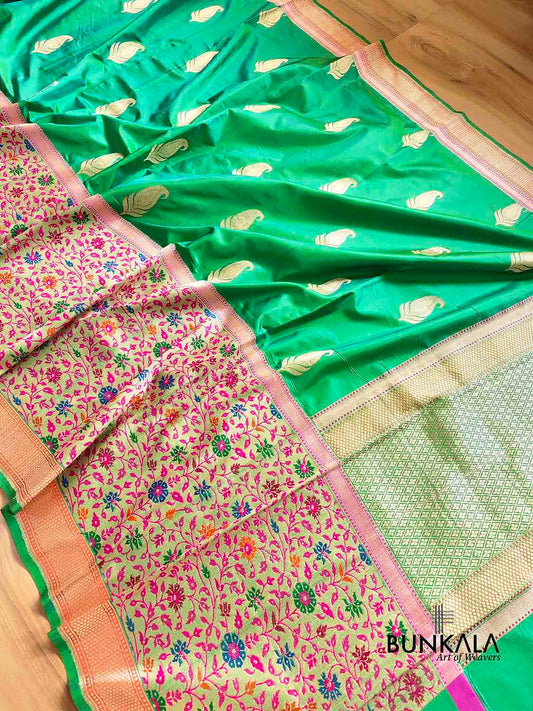 Green Two Tone Color Pure Katan Silk Allover Paisley Buti Double Tana Banarasi Saree with Kadwa Handweaved Big Meenakari Border