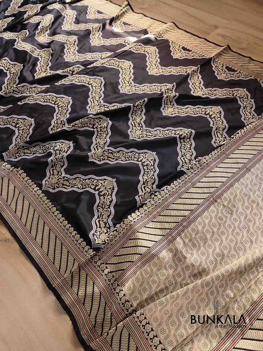 Jet Black Zig Zag Pure Katan Silk Kadwa Hand Weaved Banarasi Saree