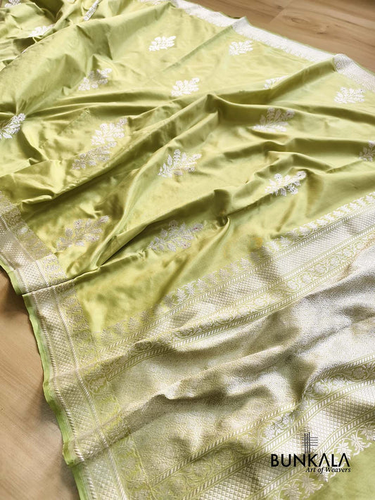 Lime Green Silver Zari Ektara Big Floral Buta Kadwa Handwoven Banarasi Pure Katan Silk Saree