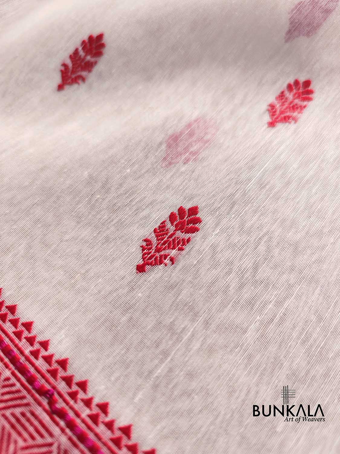 White and Red Pure Linen Silk Resham Kadwa Handweaved Allover Small Buti Banarasi Saree