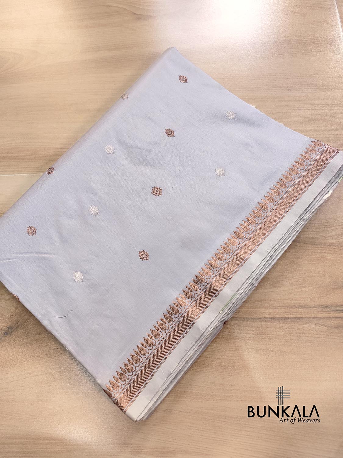 Pastel Grey Buti Kadwa Handweaved Banarasi Pure Katan Silk Saree
