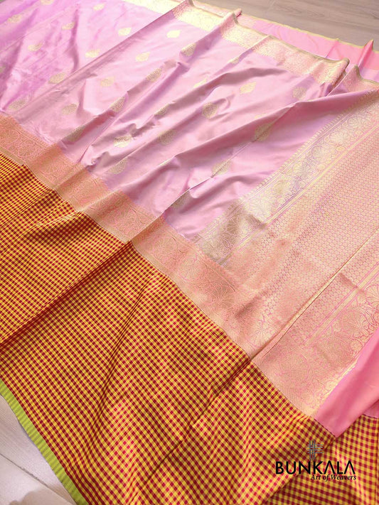 Pastel Pink Checks Border Kadwa Hand Weaved Buta Banarasi Pure Katan Silk Saree
