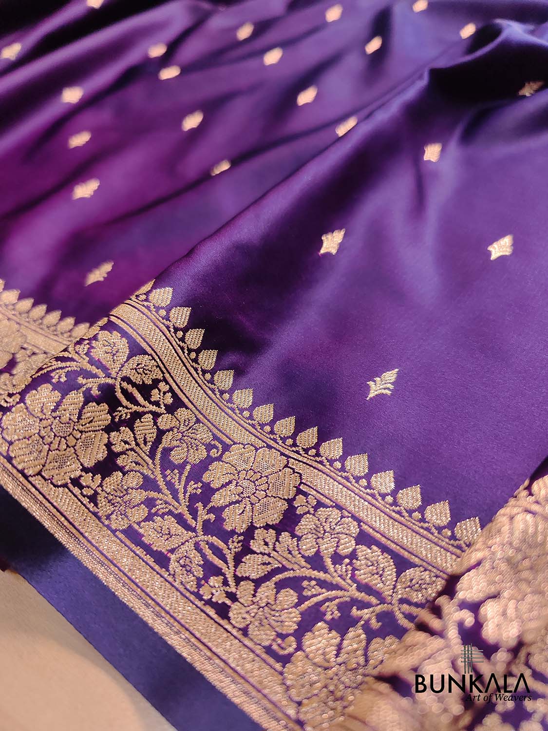 Dark Purple Small Buti Weaved Banarasi Mashru Silk Floral Border Saree