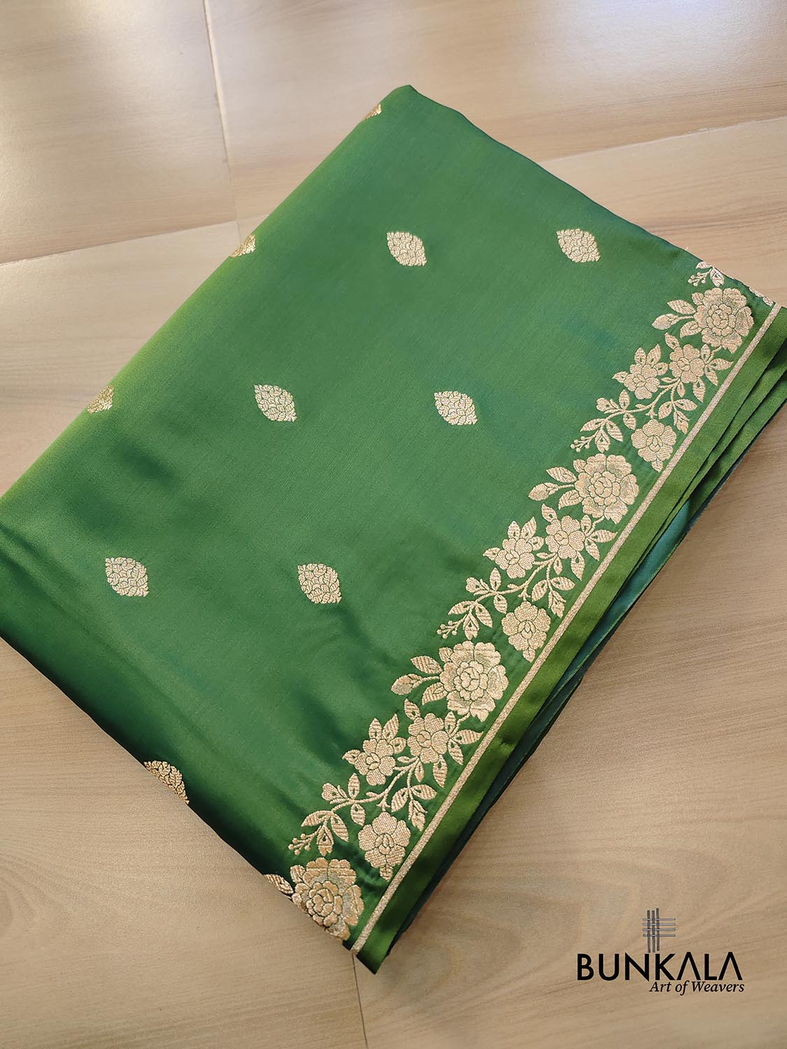 Mehendi Green Buti Weaved Banarasi Mashru Silk Floral Border Saree