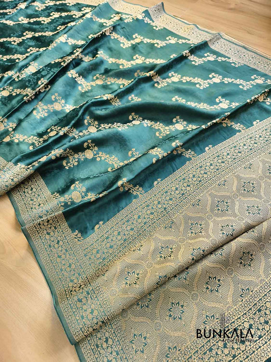 Bottle Green Floral Leheriya Vines Weaved Heavy Pallu Banarasi Mashru Silk Saree