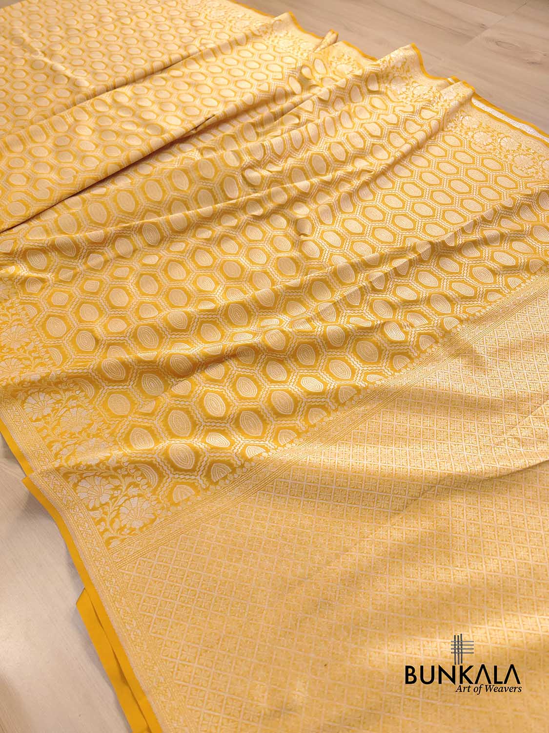 Yellow Oval Pattern Buta Sona Rupa Weaved Banarasi Silk Saree