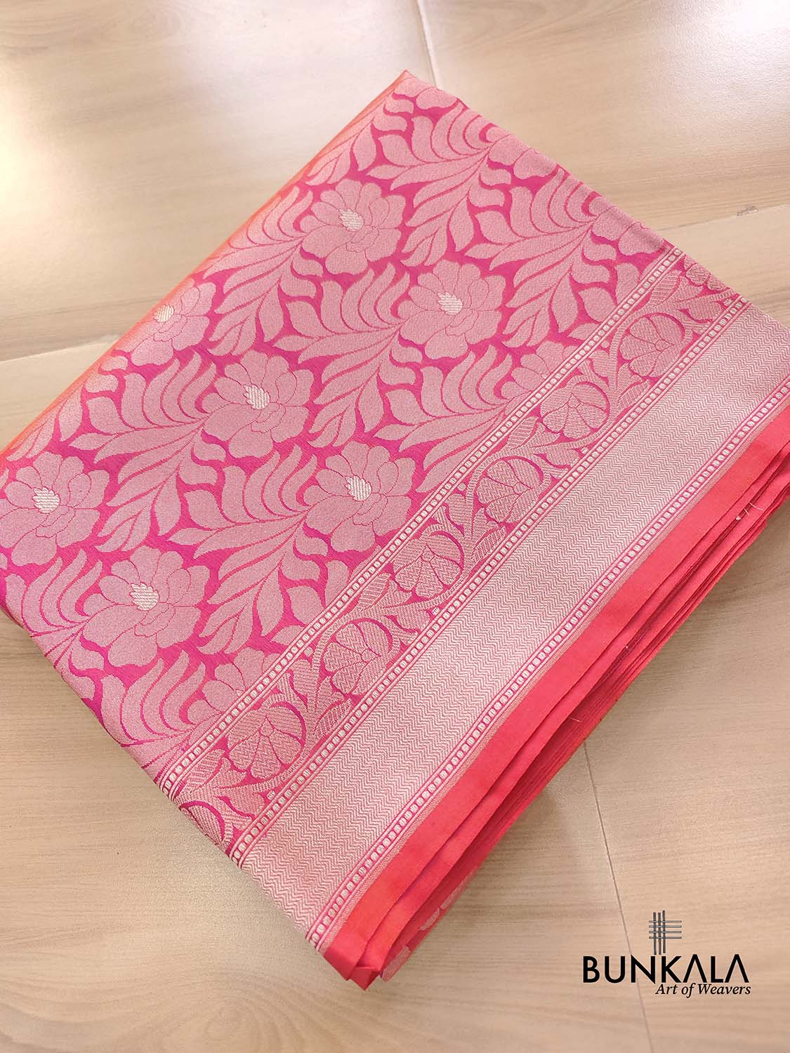 Coral Pink Big Flower Design Weaved Banarasi Silk Saree
