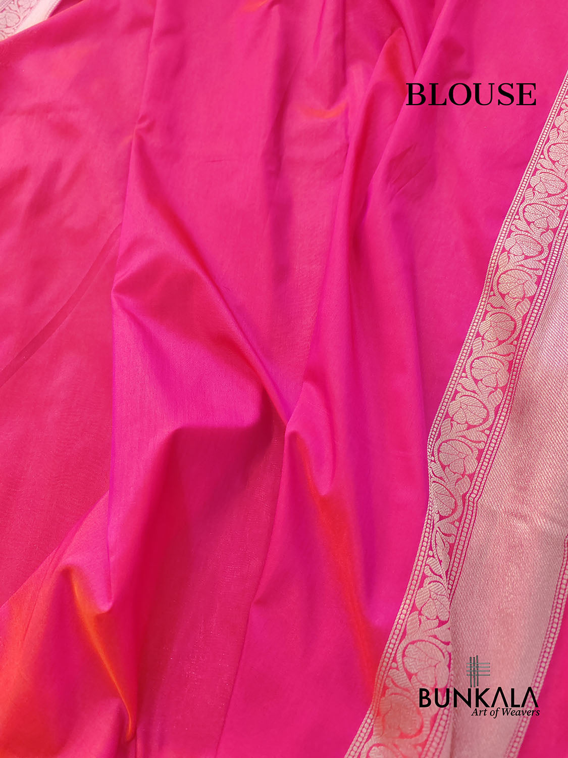 Coral Pink Big Flower Design Weaved Banarasi Silk Saree