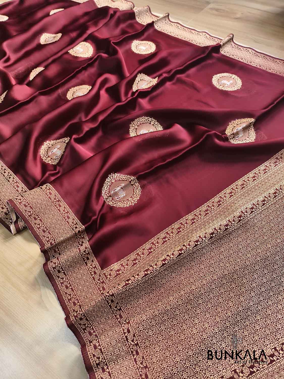 Maroon Horse Jharokha Design Sona Rupa Banarasi Mashru Organza Silk Saree