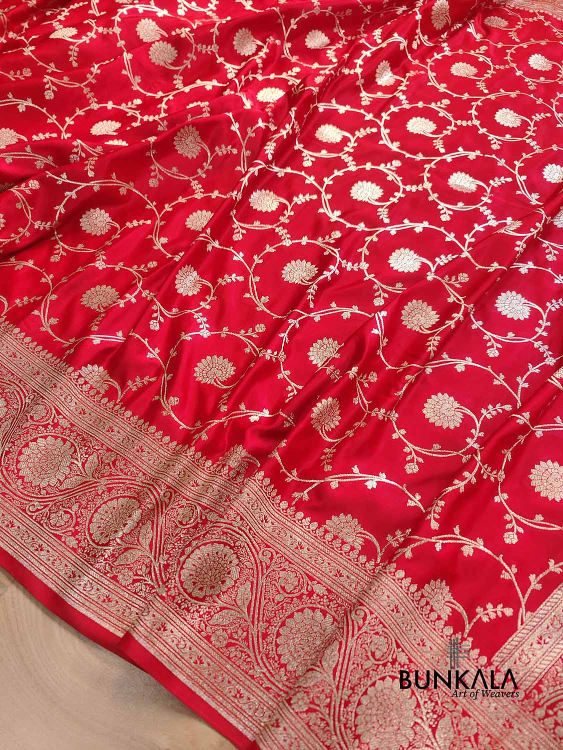 Bright Red Soft Mashru Silk Allover Floral Jaal Design Weaved Banarasi Saree