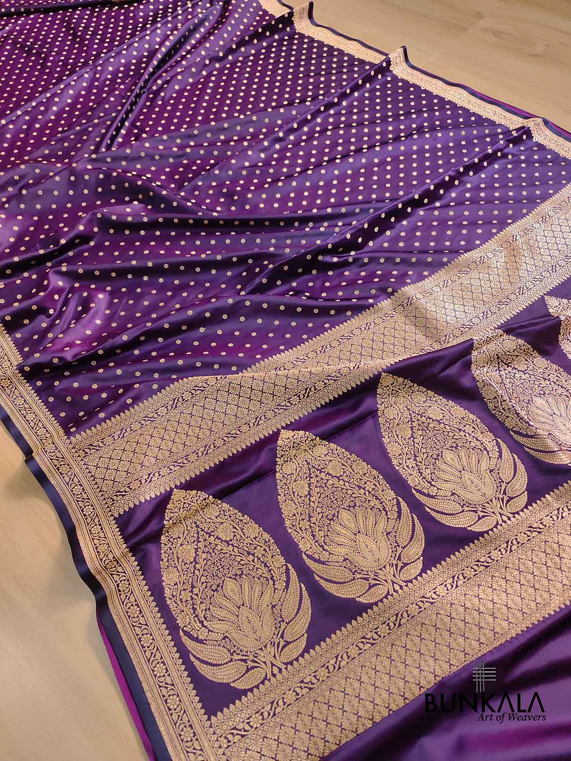 Dark Purple Flower Round Buti Weaved Banarasi Mashru Silk Floral Border Saree