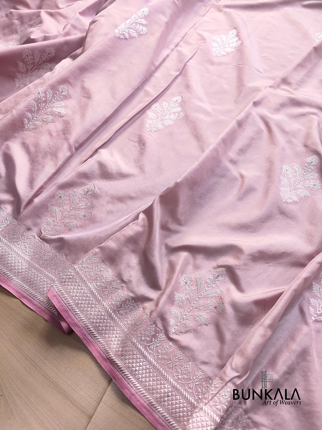 Pastel Pink Silver Zari Ektara Kadwa Hand Weaved Buta Banarasi Pure Katan Silk Saree