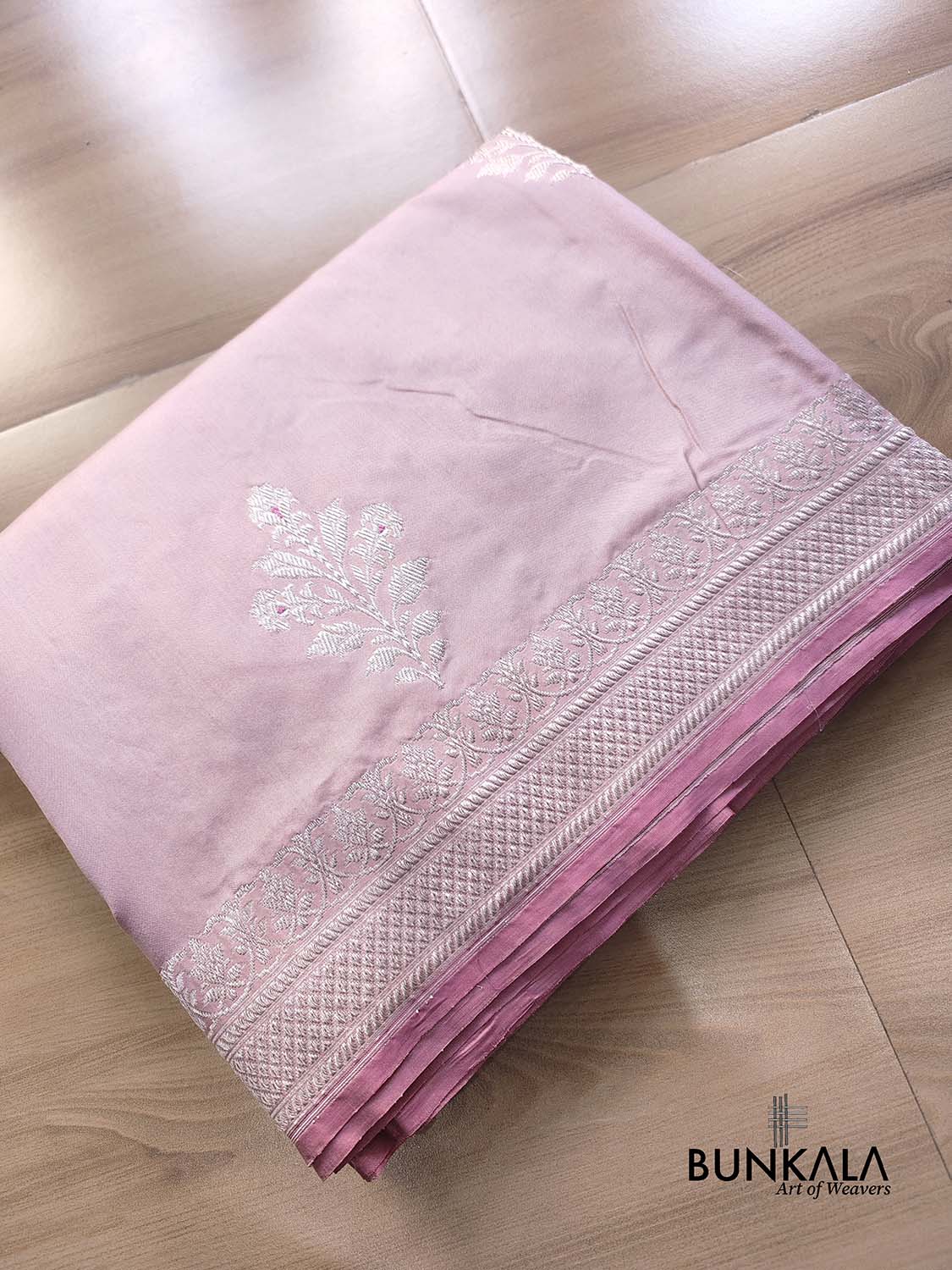 Pastel Pink Silver Zari Ektara Kadwa Hand Weaved Buta Banarasi Pure Katan Silk Saree