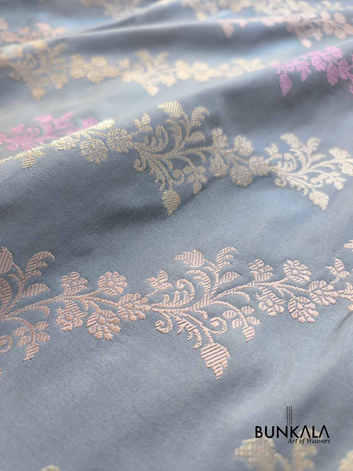 Pastel Grey Meenakari Jaal Kadwa Hand Weaved Banarasi Pure Katan Silk Saree