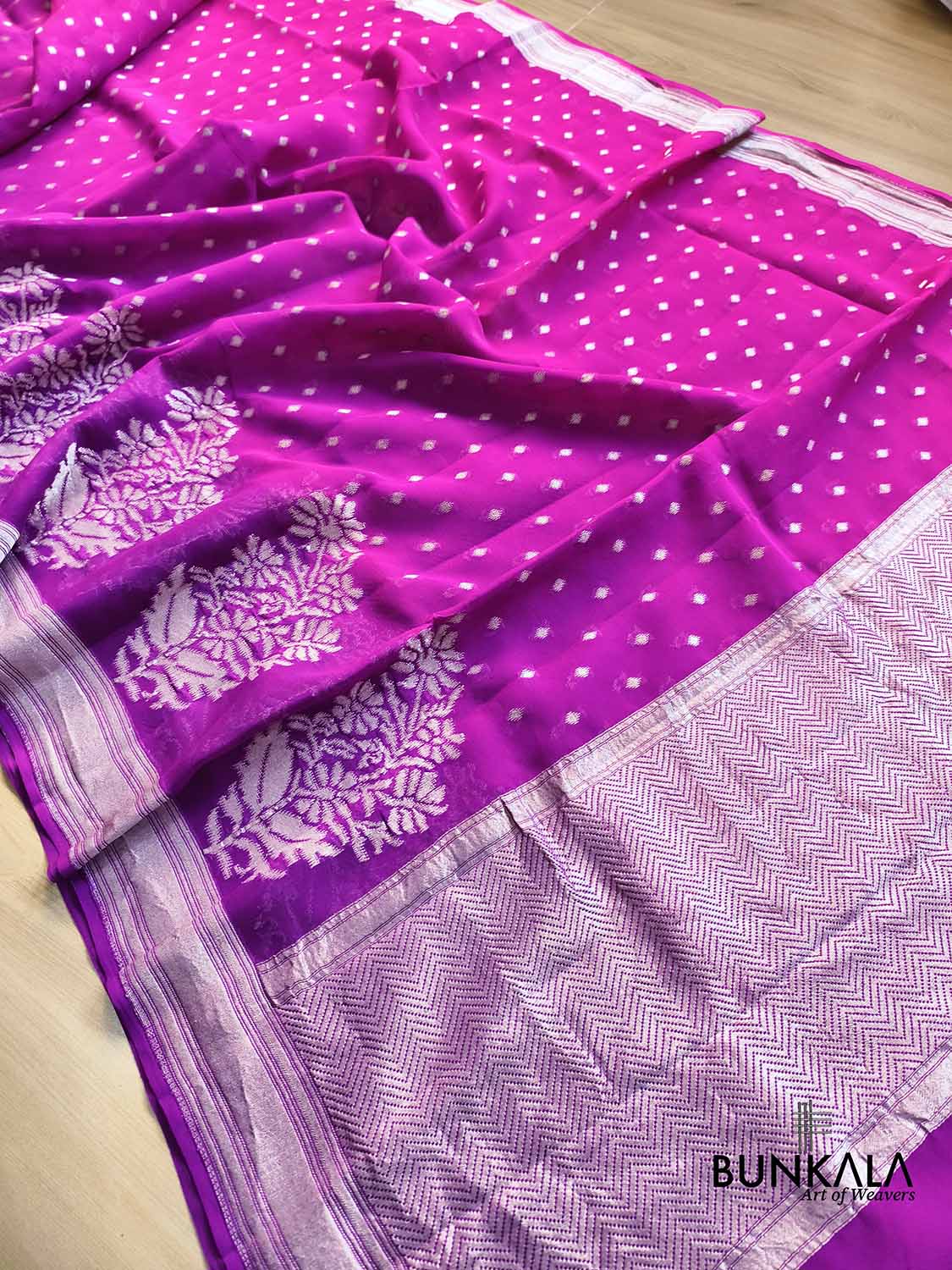 Purple Shaded Silver Zari Flower Big Buta Banarasi Pure Georgette Saree