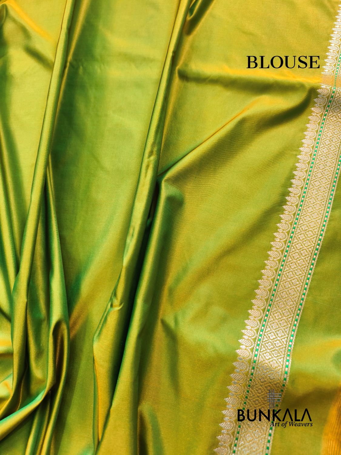 Dual Shaded Green Weaved Meena Floral Jaal Banarasi Mashru Silk Saree