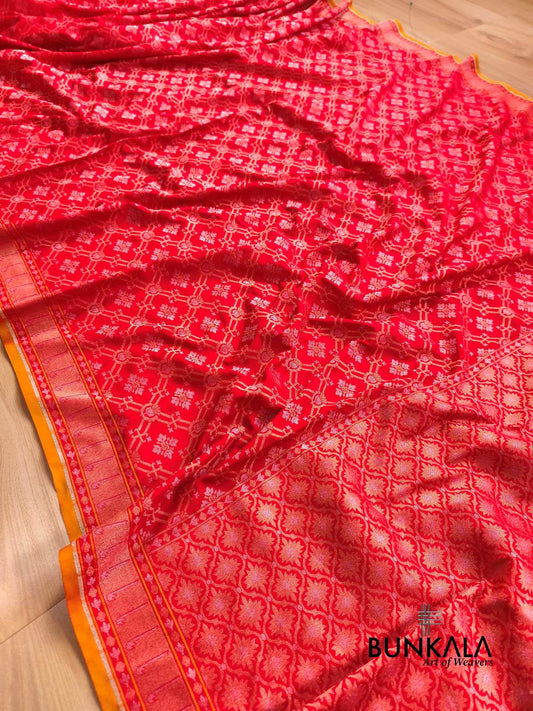 Red Ektara Banarasi Jamdani Geometric Weaved Silk Saree