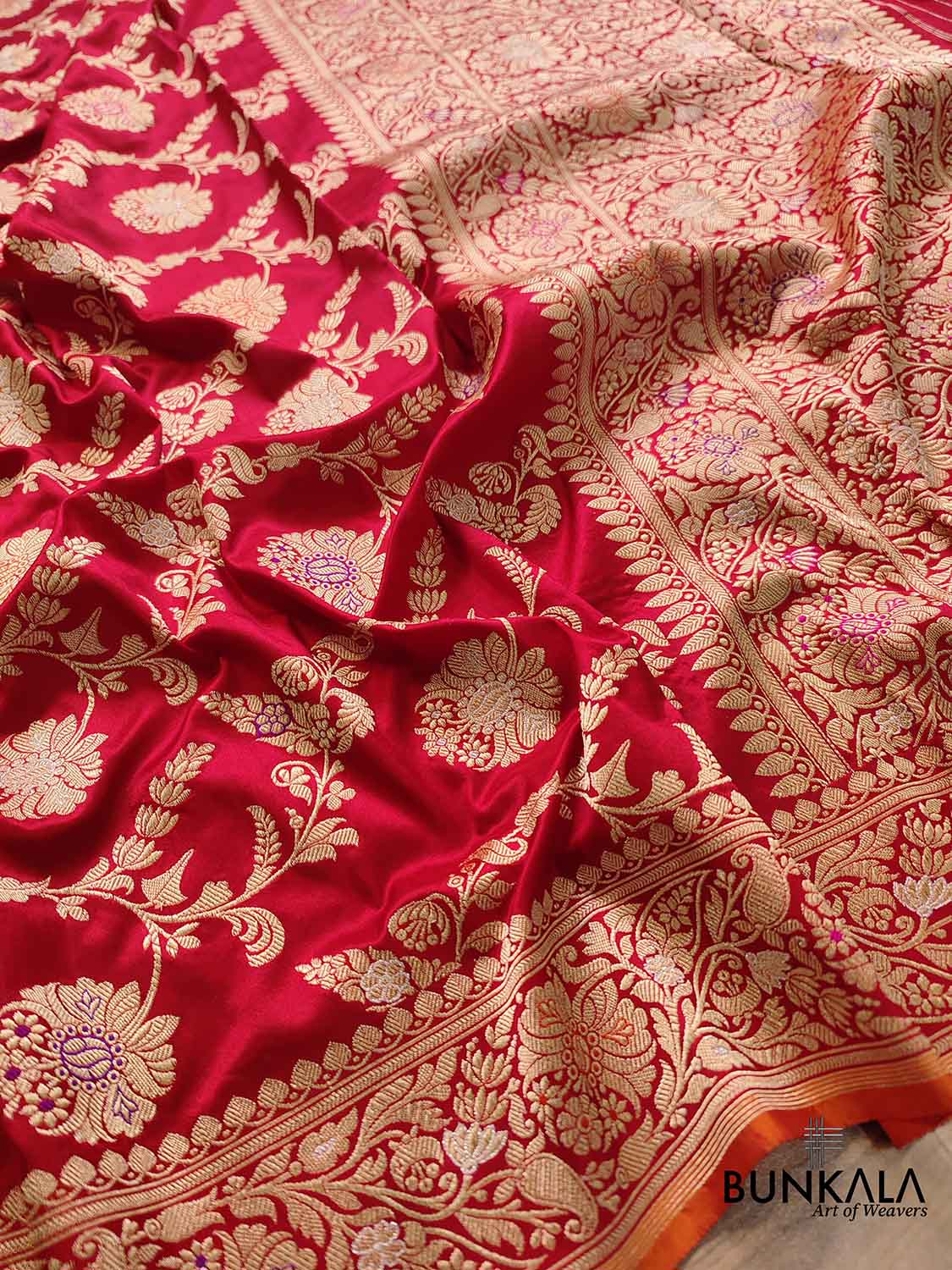 Luxurious Appeal Red Intricate Handwoven Pure Katan Silk Kadwa Jangla Meenakari Banarasi Saree