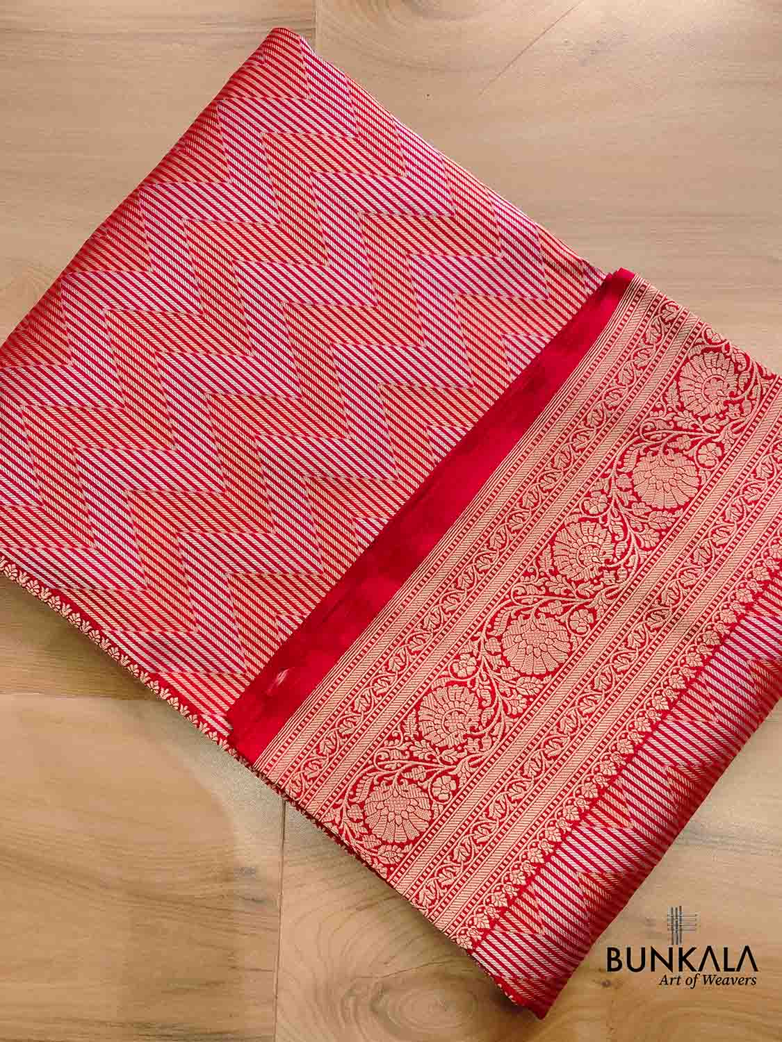 Red Pure Katan Silk Handloom Zig Zag Design Sona Rupa Banarasi Saree