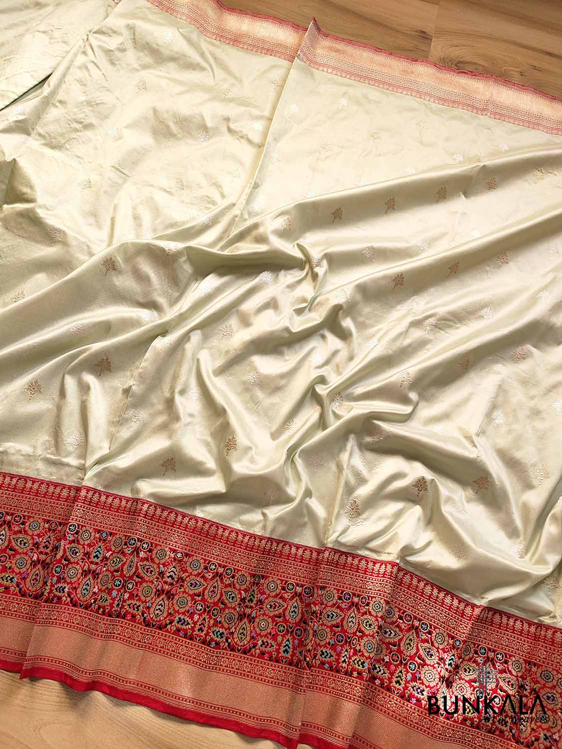 Classic Pastel Green Pure Katan Silk Handloom Allover Sona Rupa Buti Banarasi Saree with Contrast Meenakari Red Border