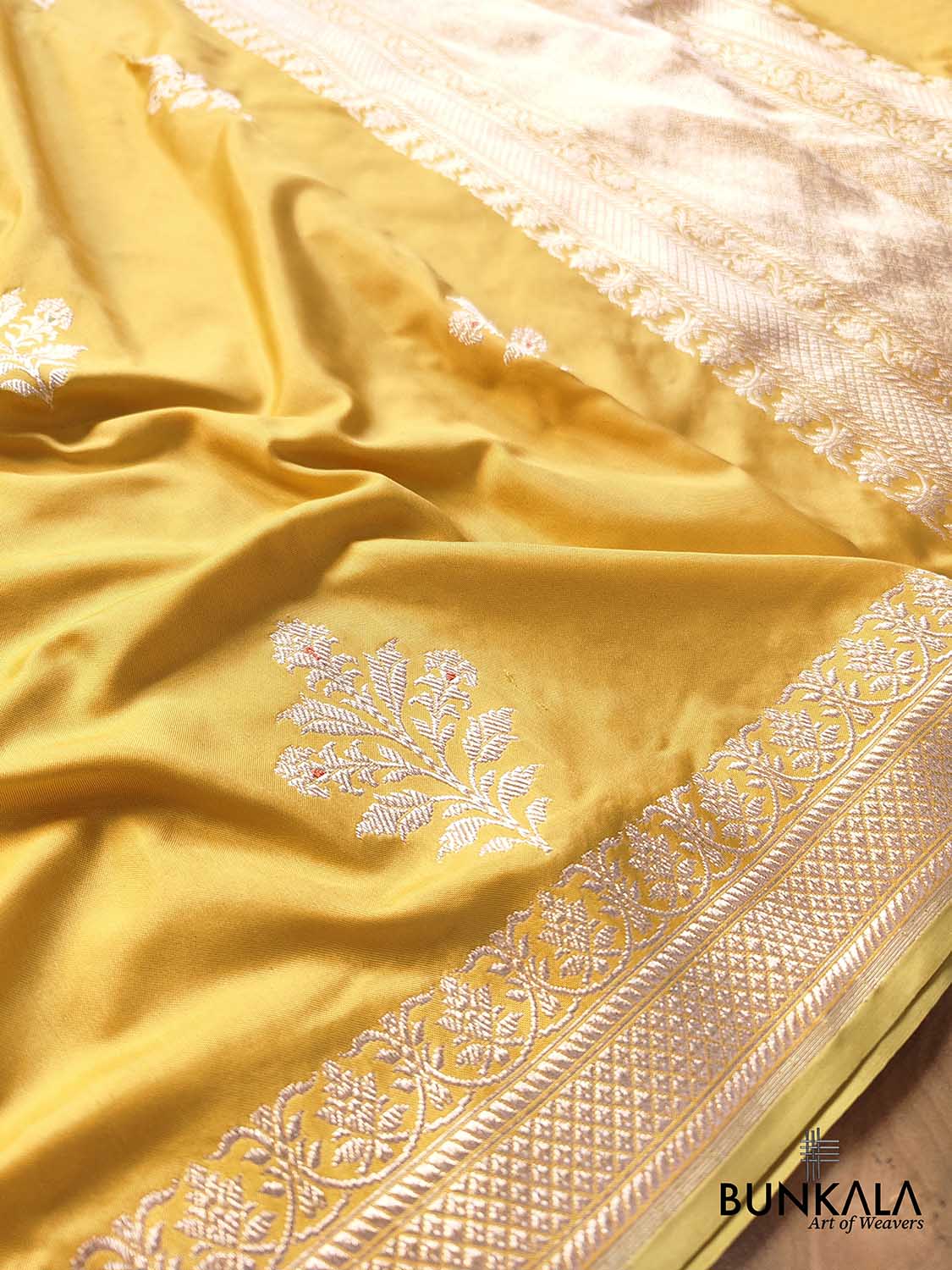Enchanting Light Yellow Pure Katan Silk Handloom Silver Zari Meena Buta Banarasi Saree