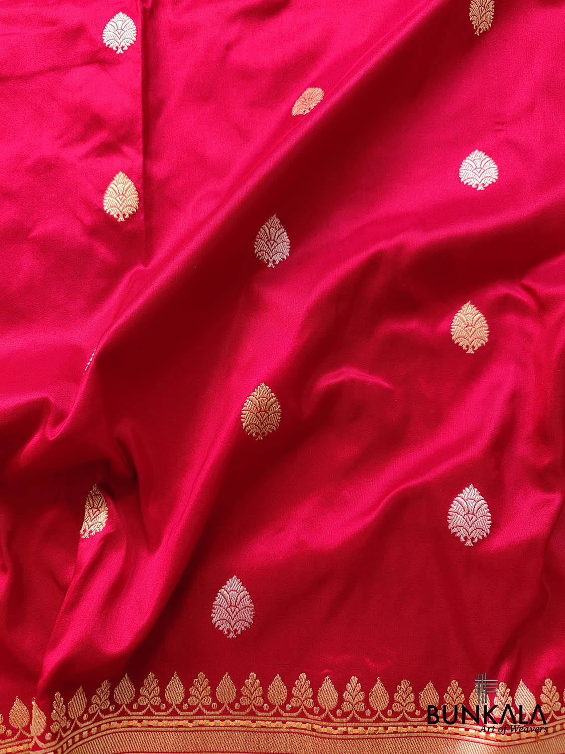 Bold Beauty Red Pure Katan Silk Handloom Sona Rupa Allover Small Buti Banarasi Saree