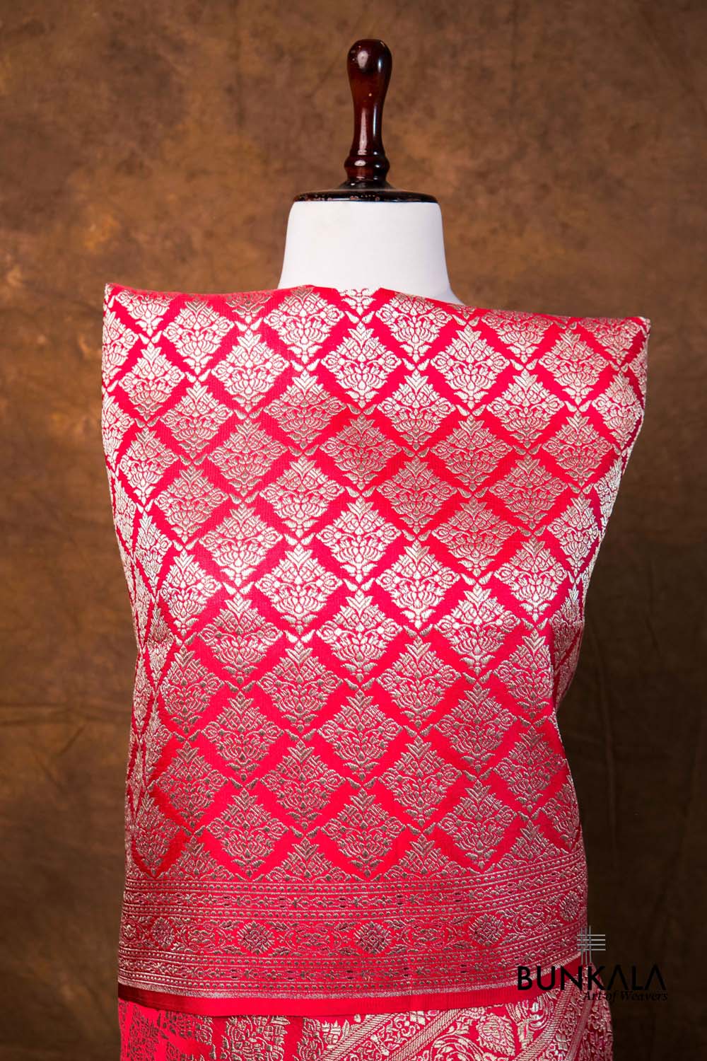 Raspberry Pink Daimond Jaal Brocade Weaved Banarasi Mashru Silk Dupatta