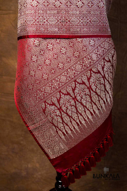 Deep Maroon Charkhana Jaal Brocade Weaved Banarasi Mashru Silk Dupatta