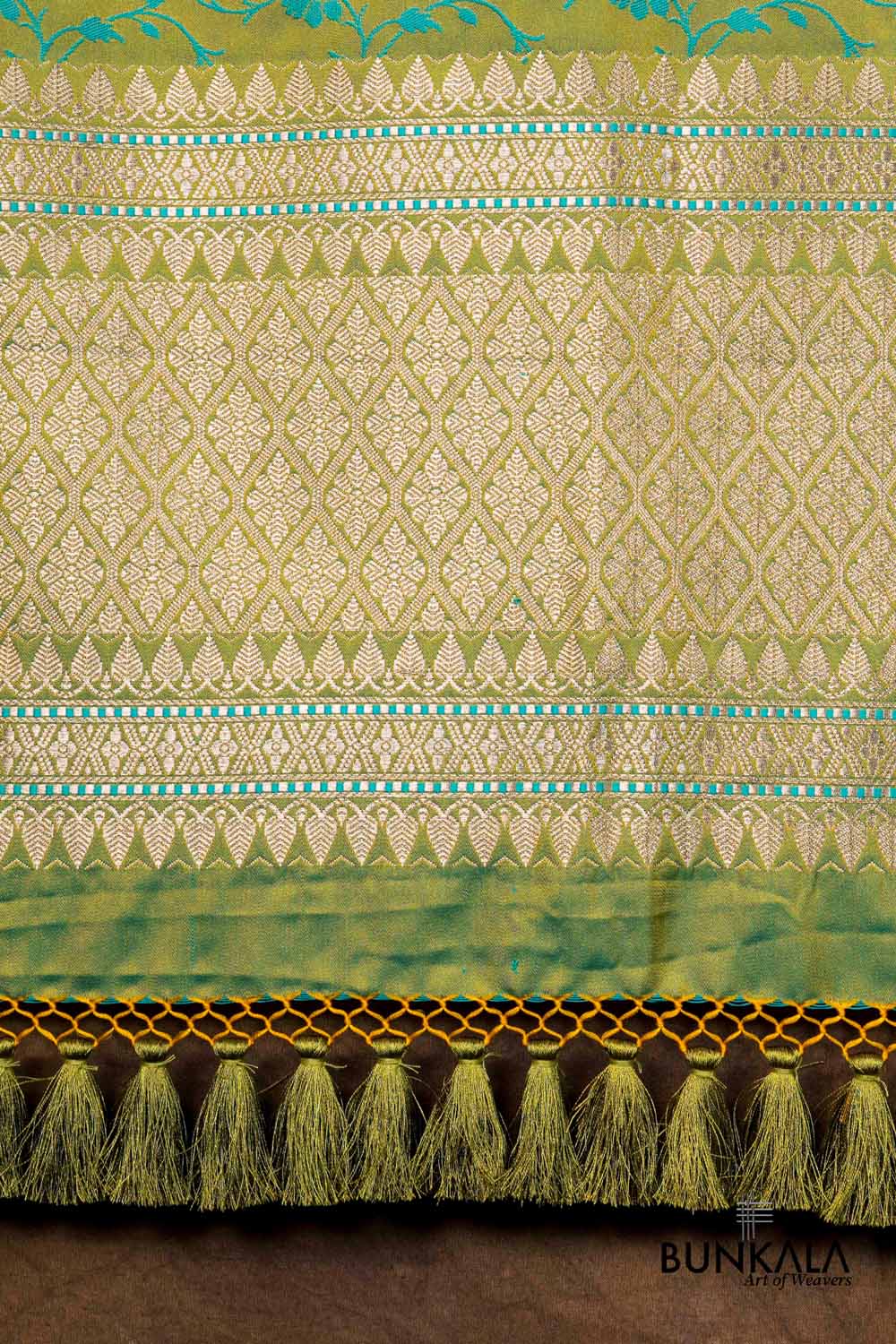 Shaded Lime Green Floral Jaal Leaf Meenakari Weaved Banarasi Mashru Silk Dupatta