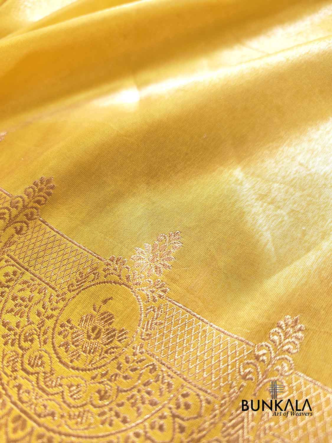 Golden Yellow Soft Pure Tissue Katan Silk Handloom Scalloped Border Plain Banarasi Saree