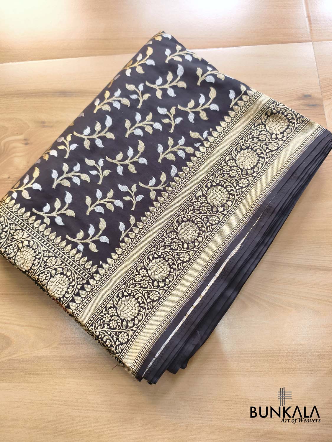 Black Leaf Pattern Sona Rupa Weaved Banarasi Silk Saree