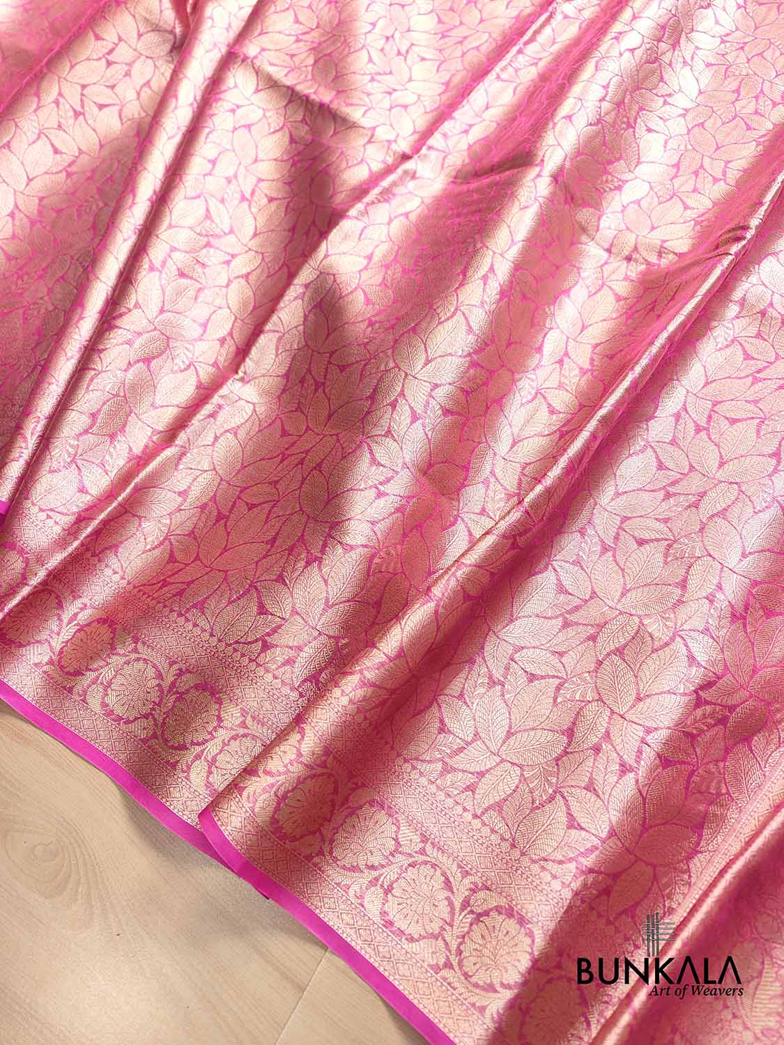 Hot Pink Leaf Pattern Tanchui Handloom Banarasi Tissue Silk Saree