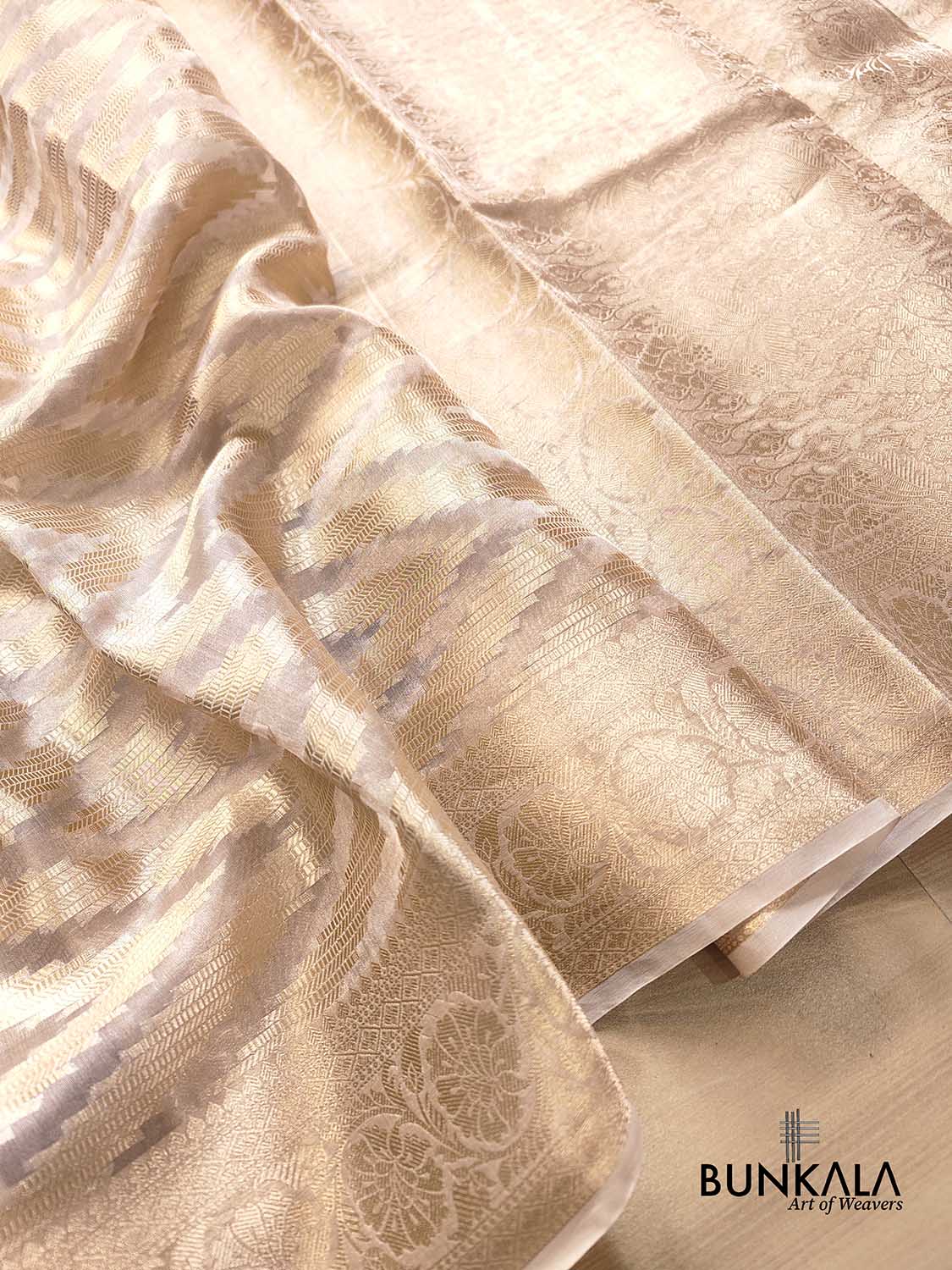 Natural Gold Zig Zag Pattern Tanchui Handloom Banarasi Tissue Silk Saree