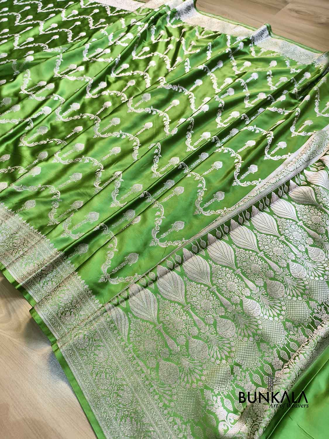 Green Jaal Sona Zari Weaved Banarasi Mashru Silk Saree