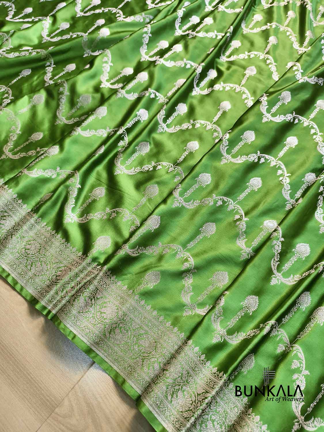 Green Jaal Sona Zari Weaved Banarasi Mashru Silk Saree