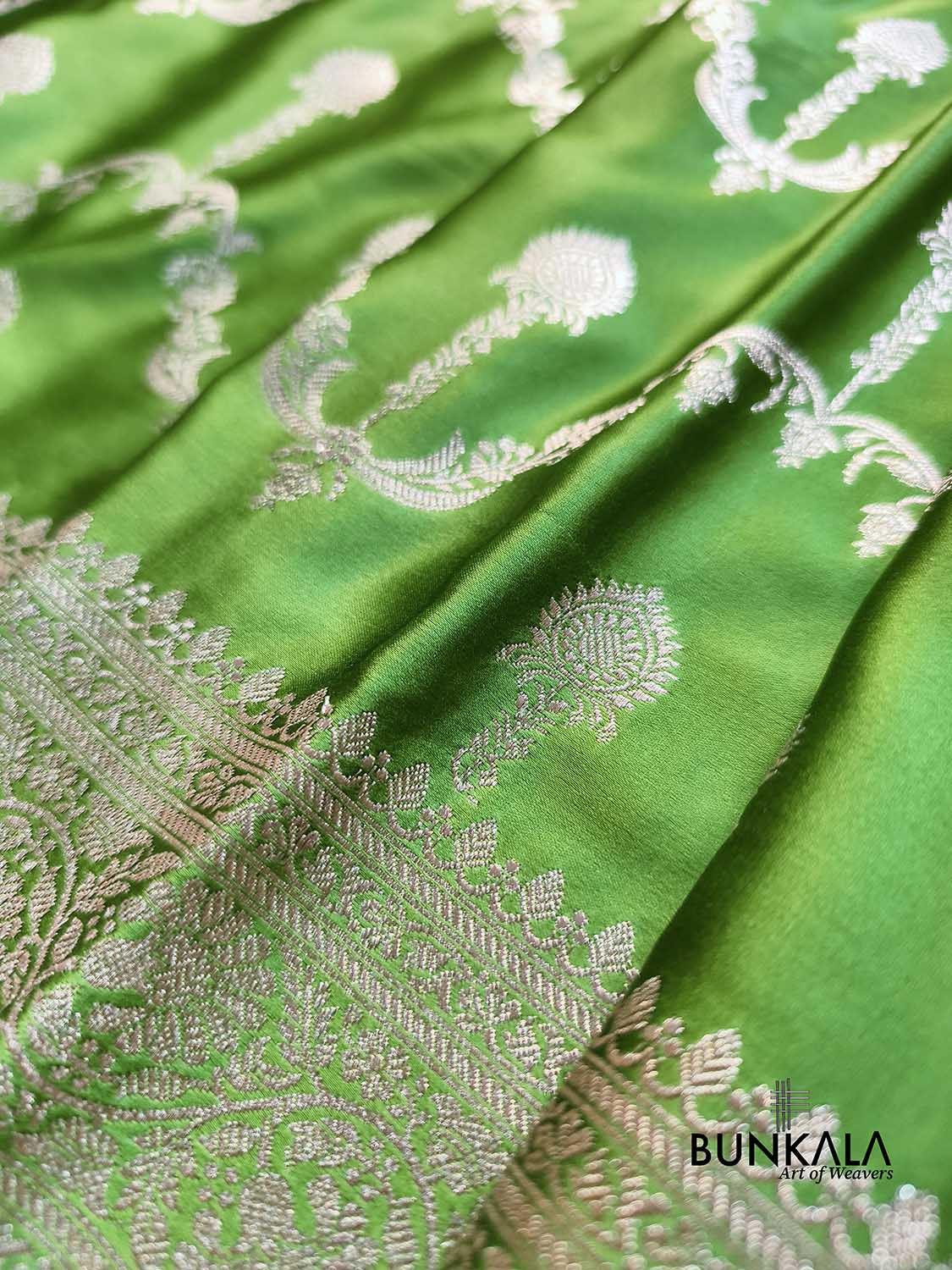 Green Jaal Sona Zari Weaved Banarasi Mashru Silk Saree
