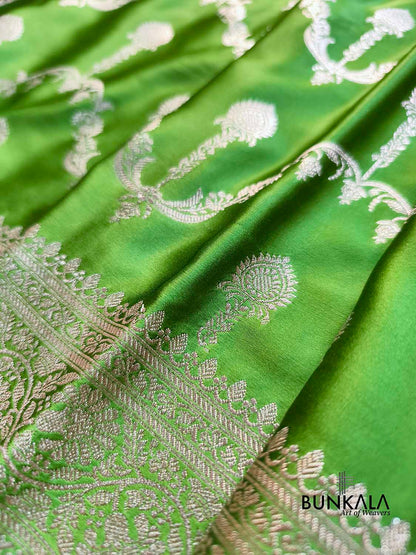 Green Jaal Sona Zari Weaved Banarasi Mashru Silk Saree