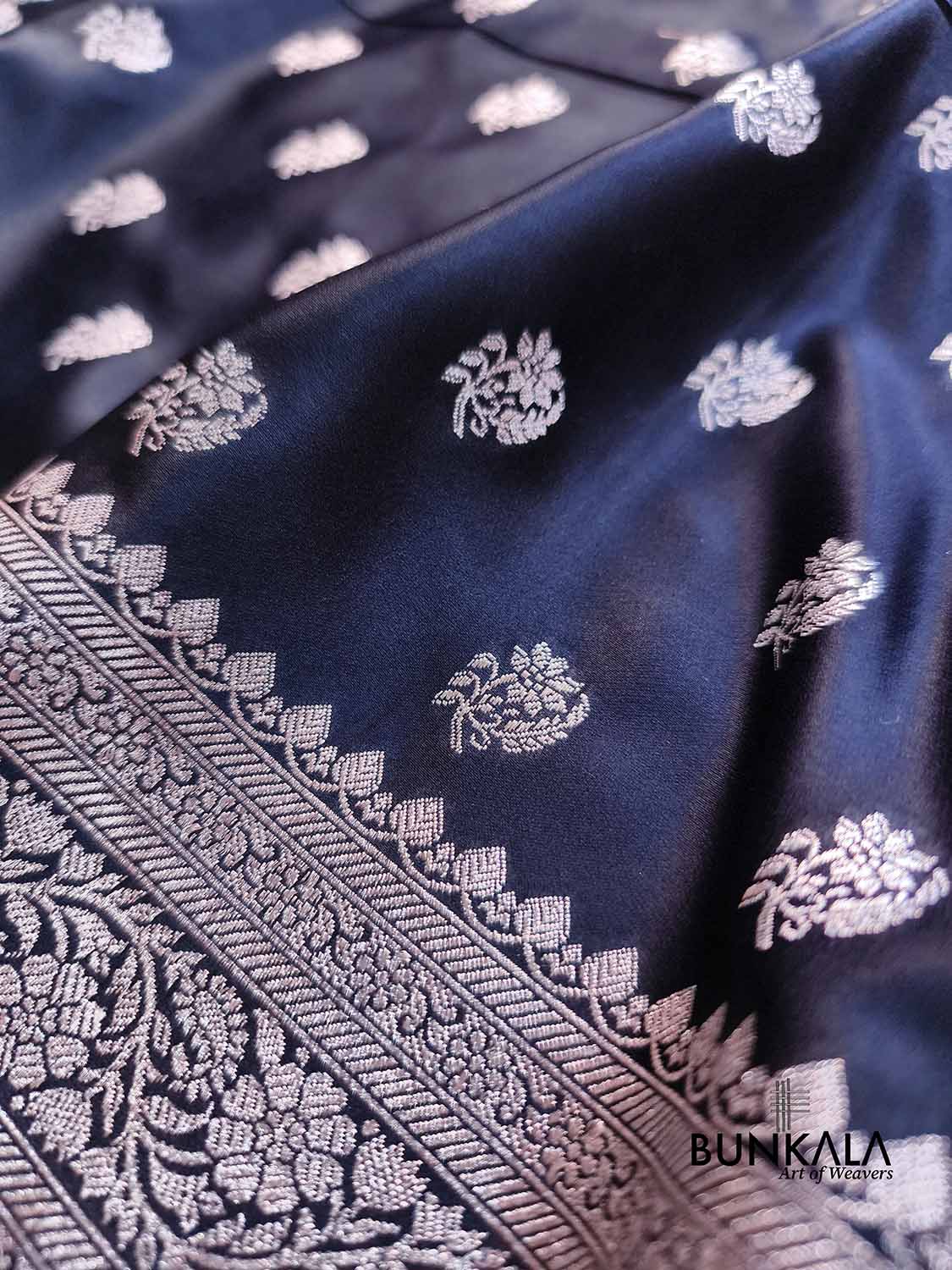 Navy Blue Sona Zari Buti Weaved Banarasi Mashru Silk Saree