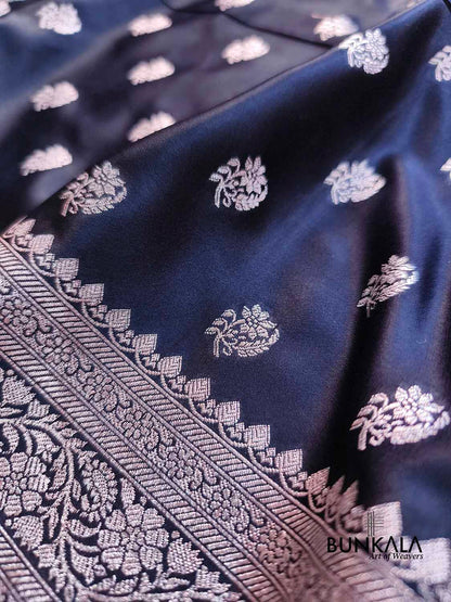Navy Blue Sona Zari Buti Weaved Banarasi Mashru Silk Saree