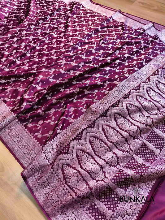 Wine Floral Jaal Sona Zari Weaved Banarasi Mashru Silk Saree