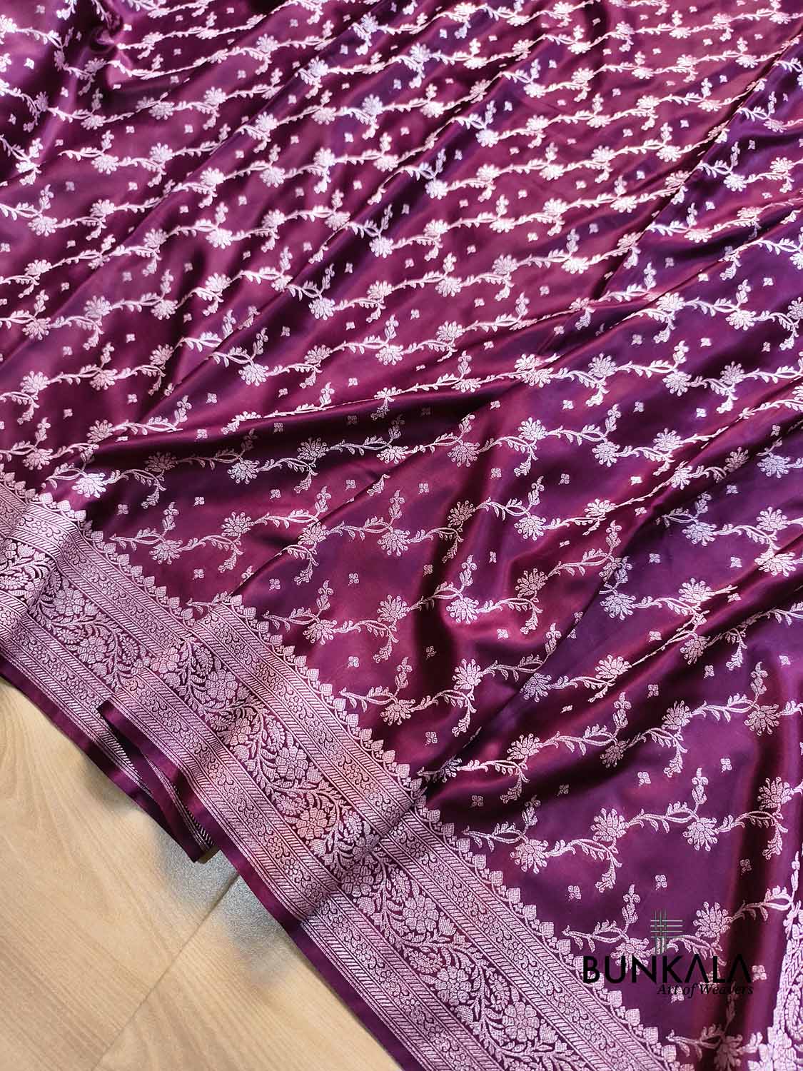 Wine Floral Jaal Sona Zari Weaved Banarasi Mashru Silk Saree
